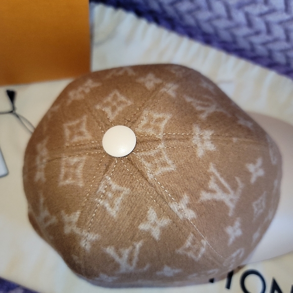 Louis Vuitton Hat Cap 100% Wool Monogram Print size medium - Picture 11 of 12